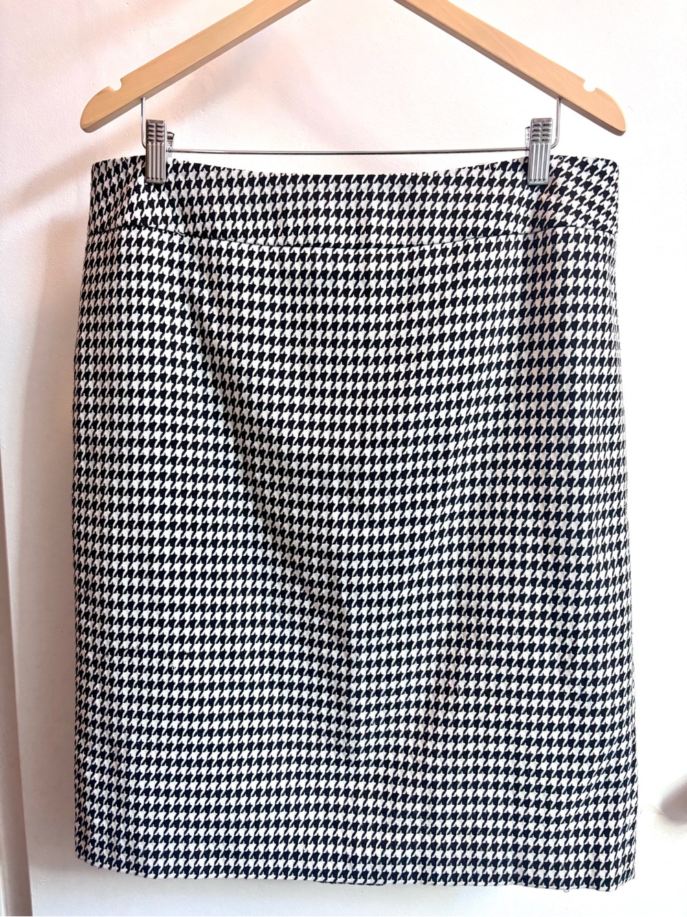 Vintage Kasper Black and White Houndstooth Pencil Skirt